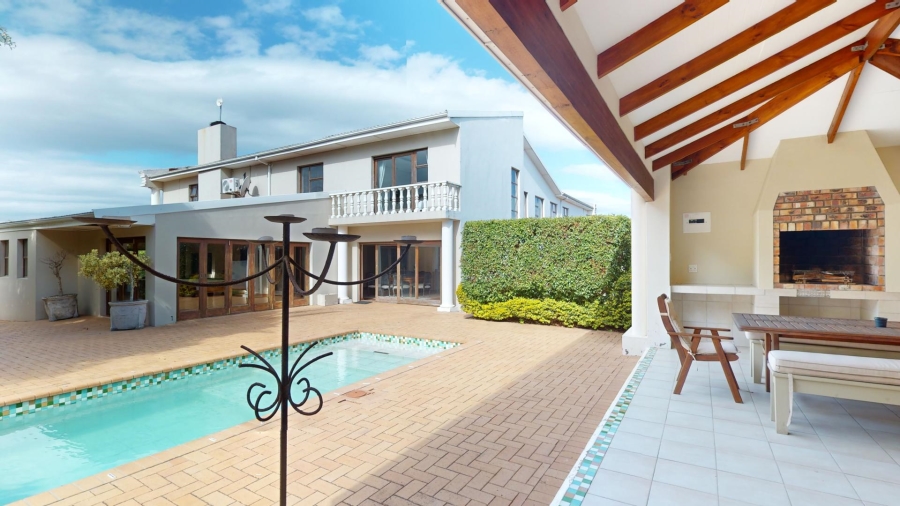 6 Bedroom Property for Sale in Walmer Heights Eastern Cape